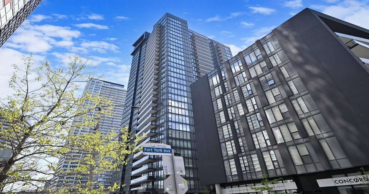 70 Queens Wharf Road Toronto