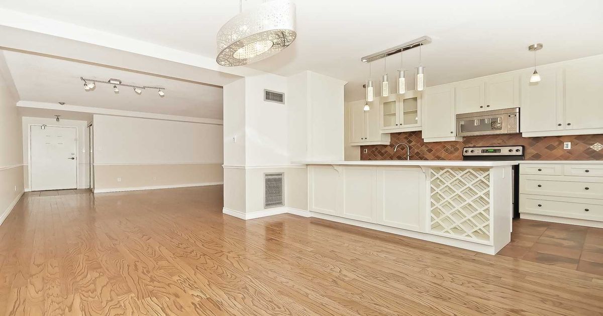633 Bay Street Toronto