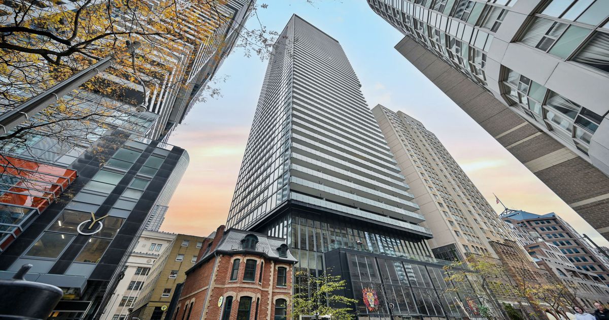 15 Grenville Street Toronto