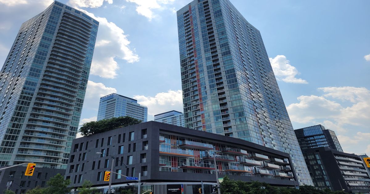 85 Queens Wharf Road Toronto