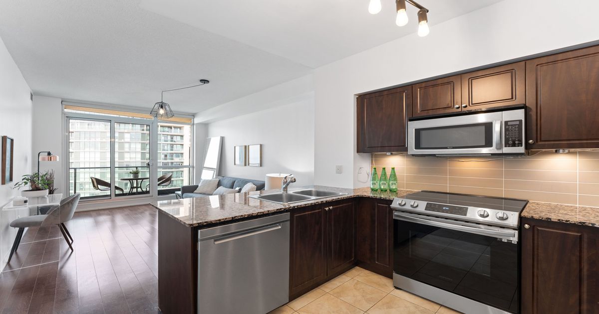 215 Fort York Boulevard Toronto