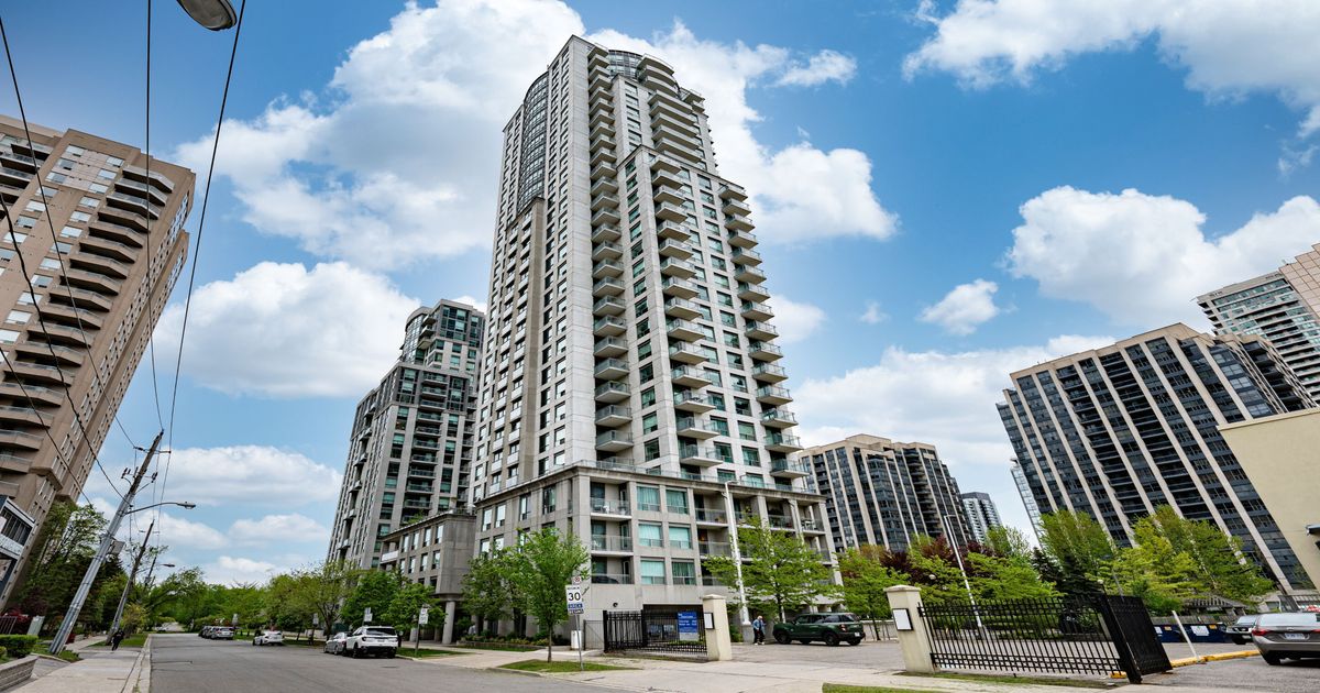 21 Hillcrest Avenue Toronto