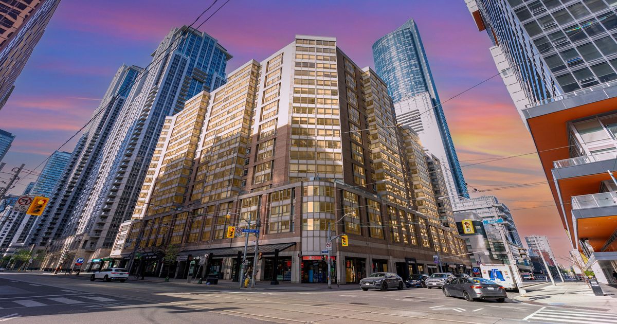 711 Bay Street Toronto