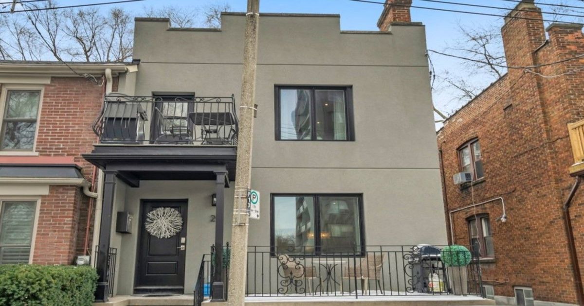25 Hillsboro Avenue Toronto