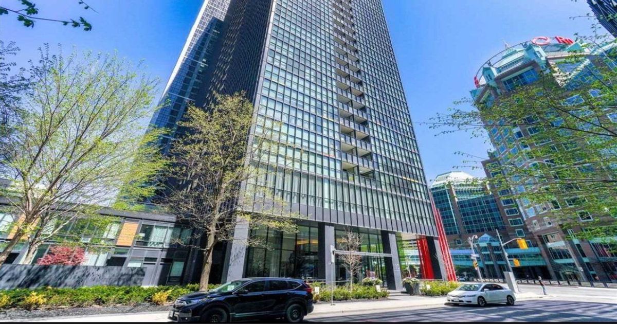 110 Charles Street E Toronto