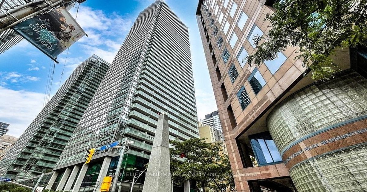 38 grenville Street Toronto
