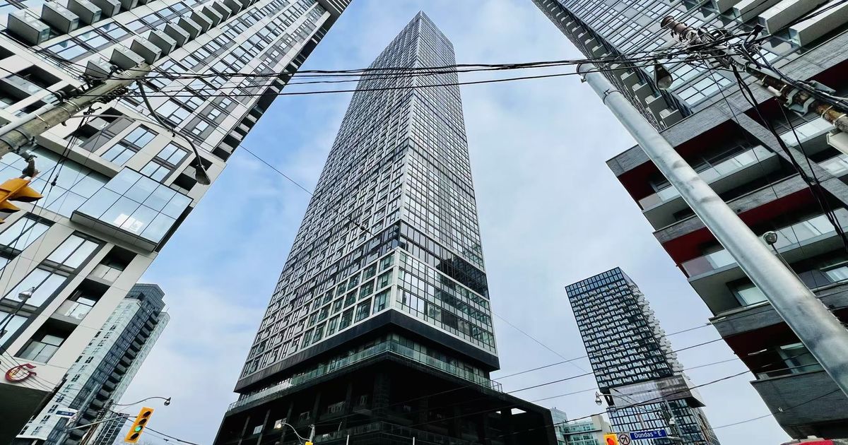 181 Dundas Street E Toronto