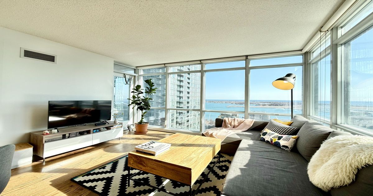 15 Fort York Boulevard Toronto