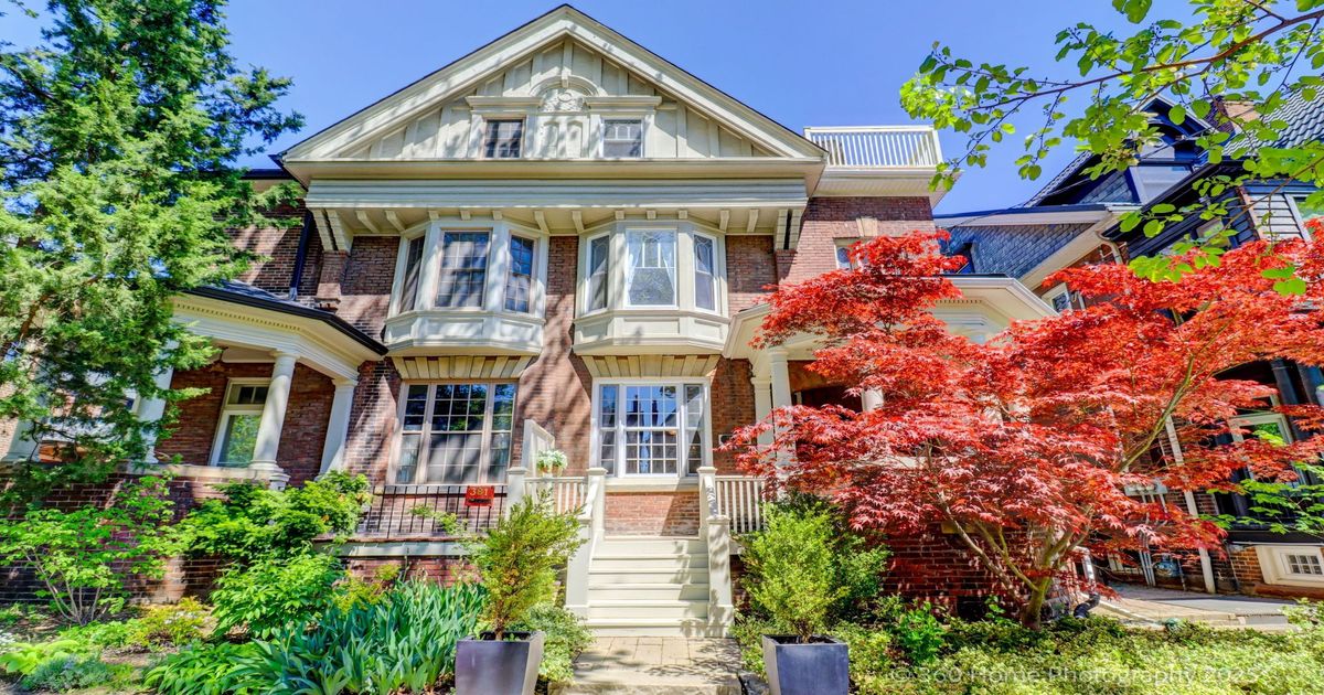 379 Huron Street Toronto