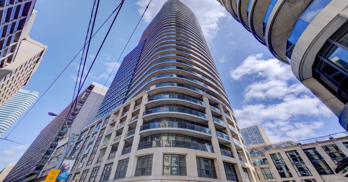 25 Carlton Street Toronto