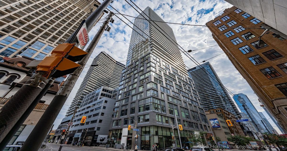 101 Peter Street Toronto