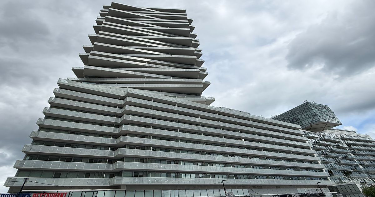 15 Queens Quay E Toronto