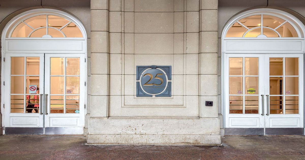 25 The Esplanade N/A Toronto