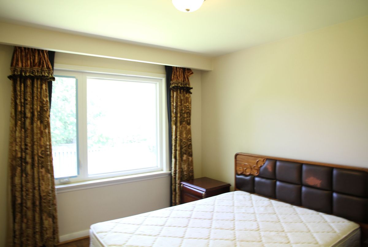img-gallery