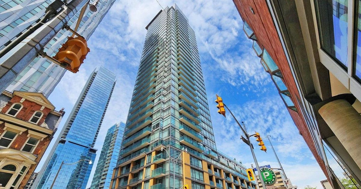 18 Yorkville Avenue Toronto