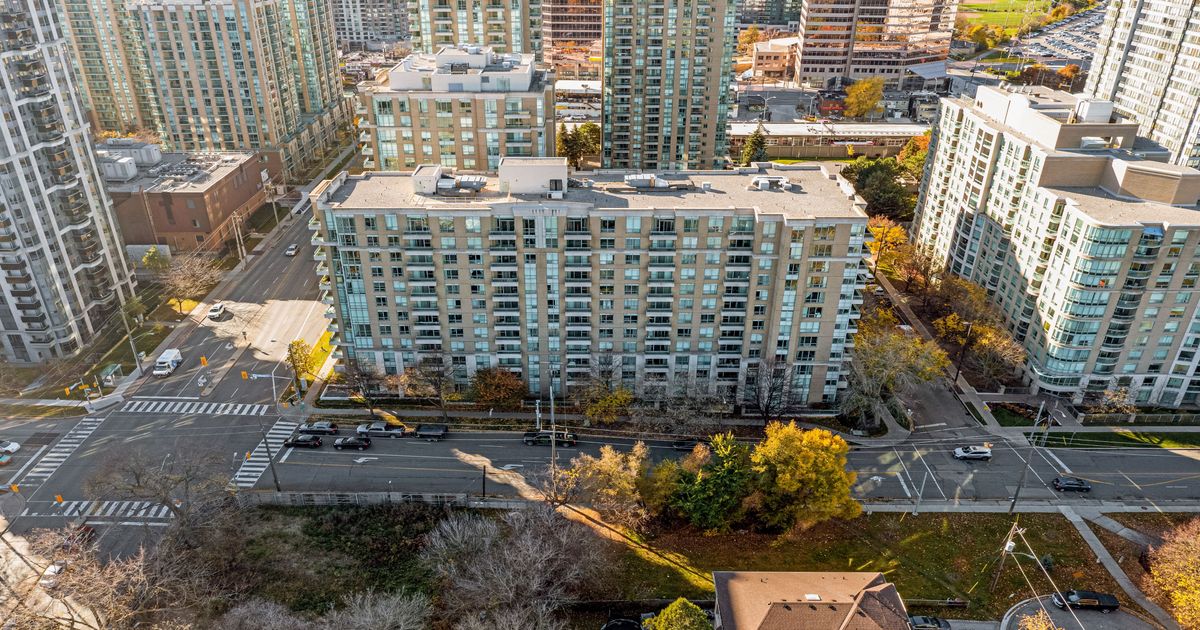 39 Pemberton Avenue Toronto