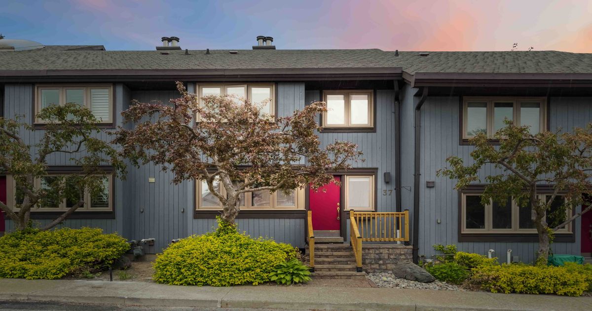 37 Rainbow Creekway N/A Toronto