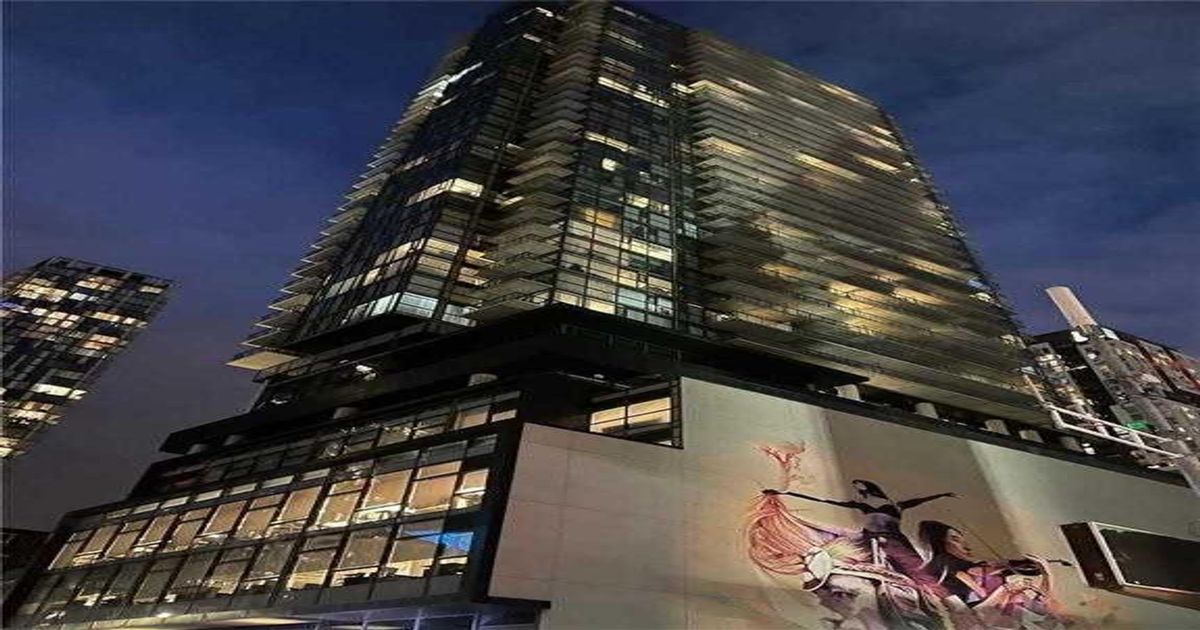 290 Adelaide Street W Toronto