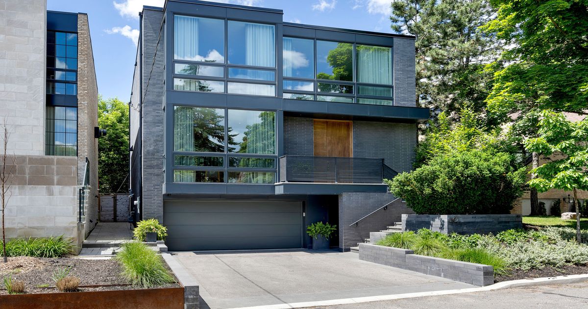 10 Parkwood Avenue Toronto