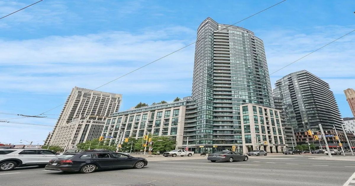 600 Fleet Street W Toronto