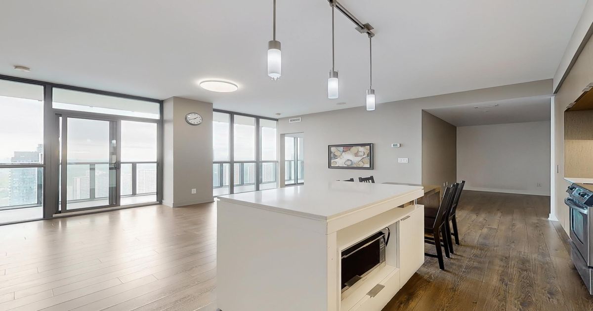 110 Charles Street E Toronto