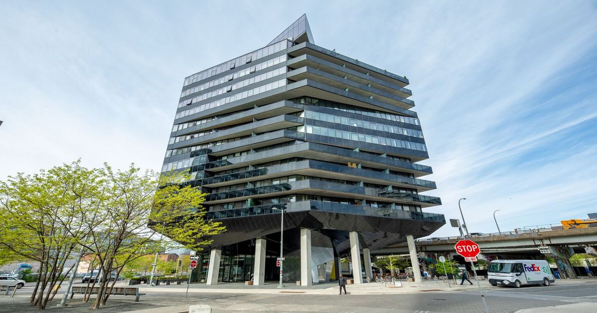 21 Lawren Harris Square Toronto