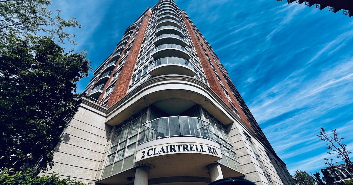 2 Clairtrell Road Toronto