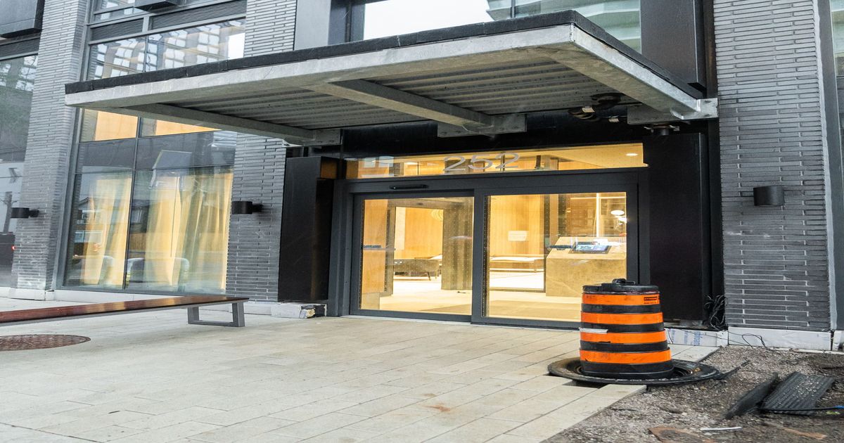 252 Church Street W Toronto