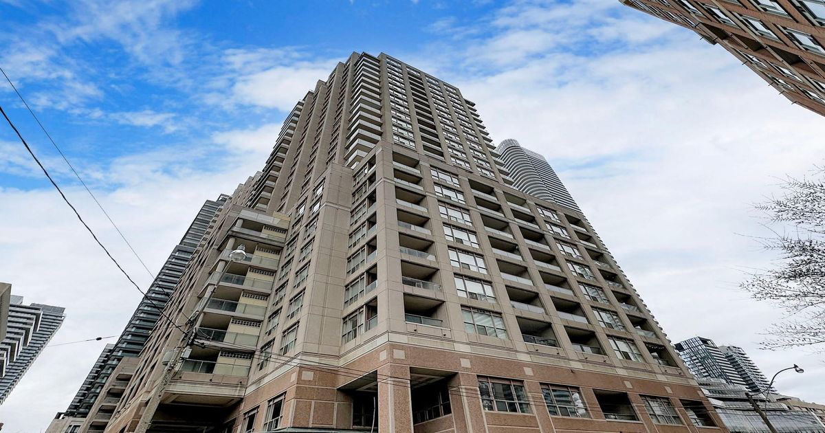 909 Bay Street Toronto