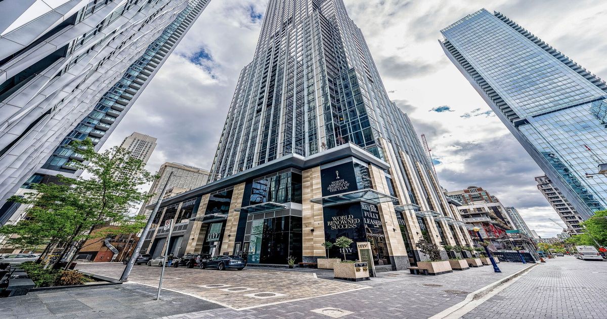 11 Yorkville Avenue Toronto