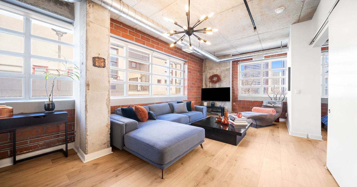 10 Wellesley Place Toronto