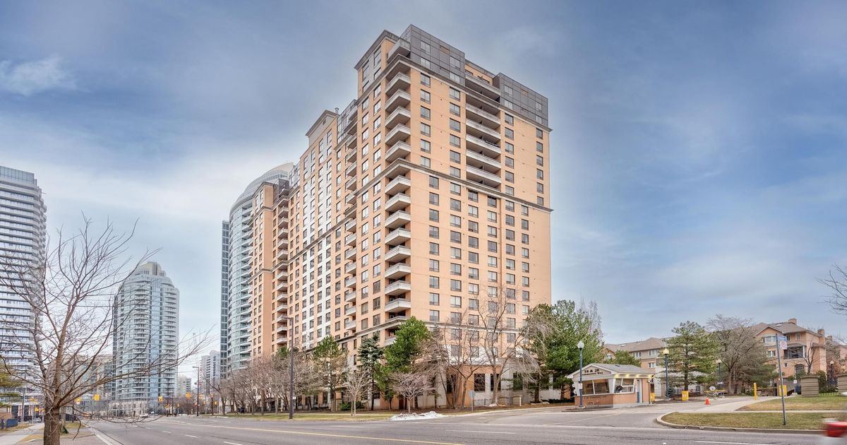 18 Sommerset Way Toronto