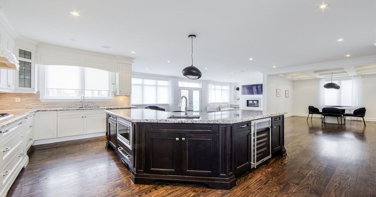 21A Roycrest Avenue Toronto