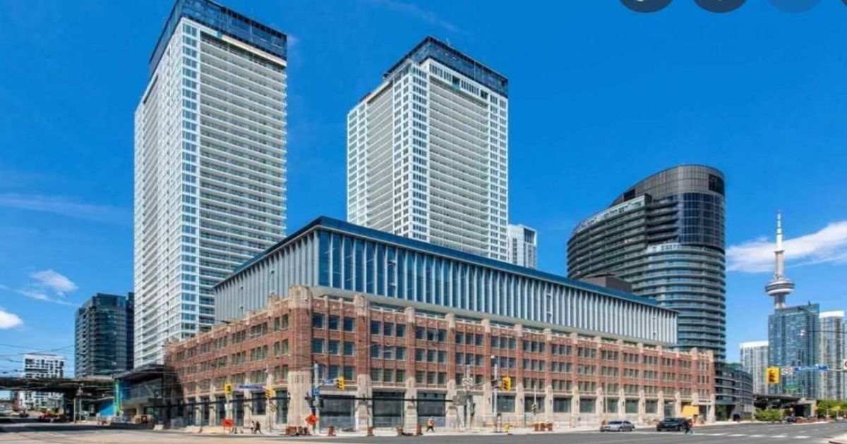 19 Bathurst Street Toronto