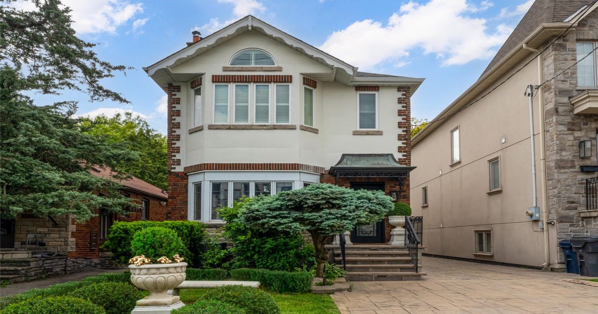 213 Brooke Avenue Toronto