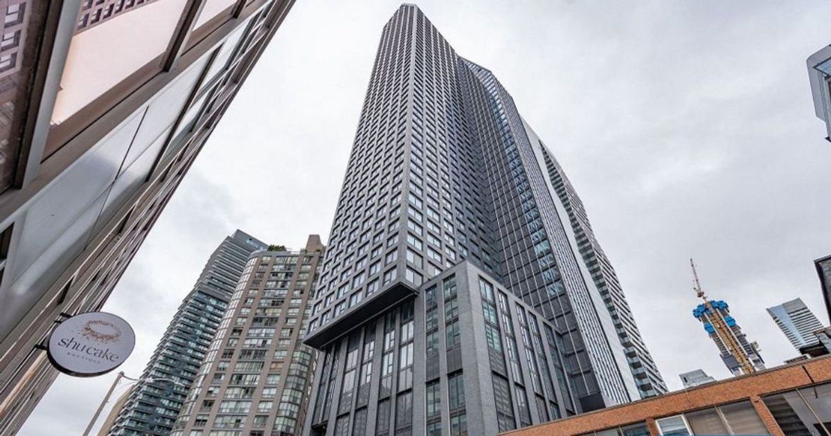 8 Wellesley Street W Toronto