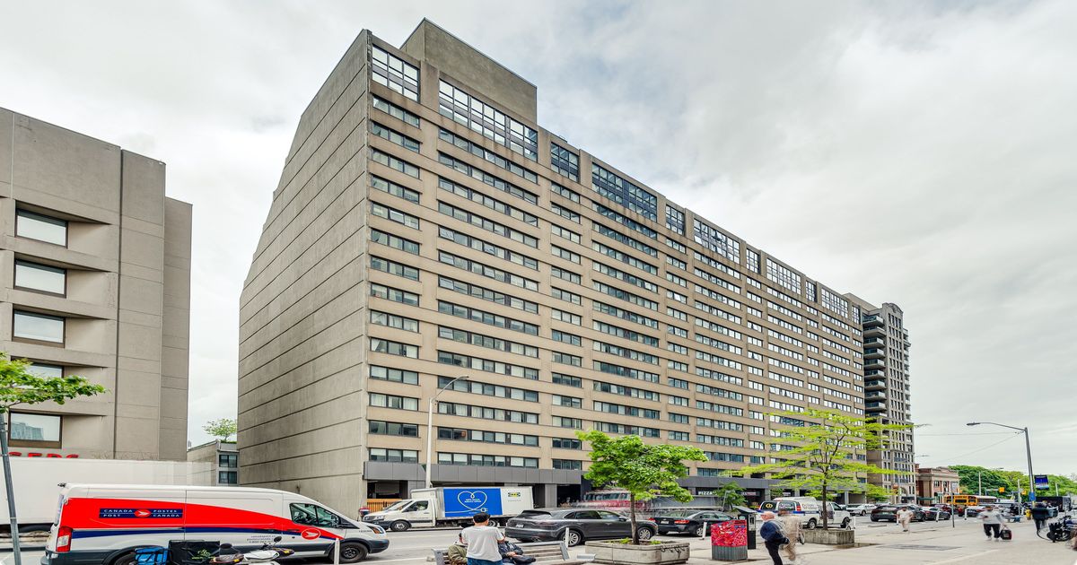 360 Bloor Street E Toronto