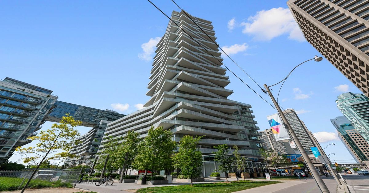 15 Queens Quay E Toronto
