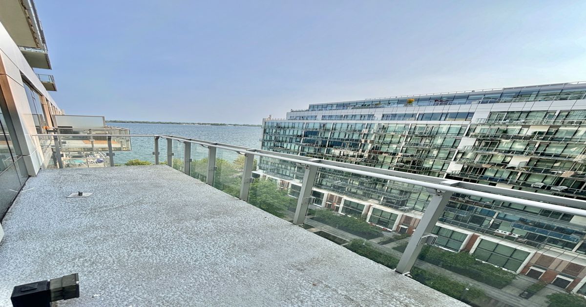 39 Queens Quay E Toronto