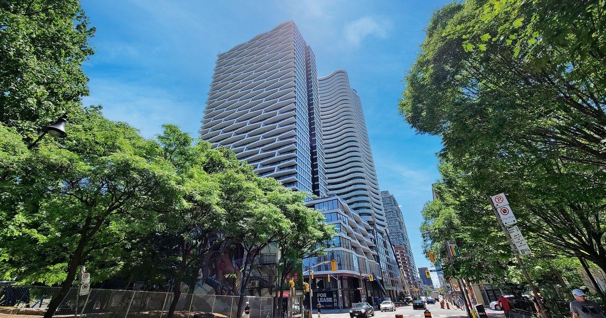 85 Wood Street Toronto