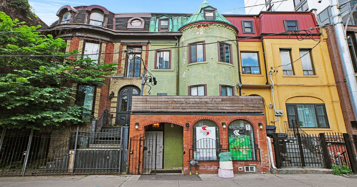 237 Dundas Street E Toronto