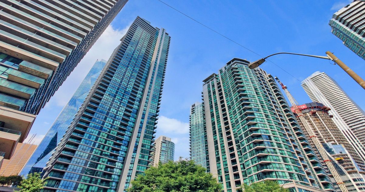 18 Harbour Street Toronto