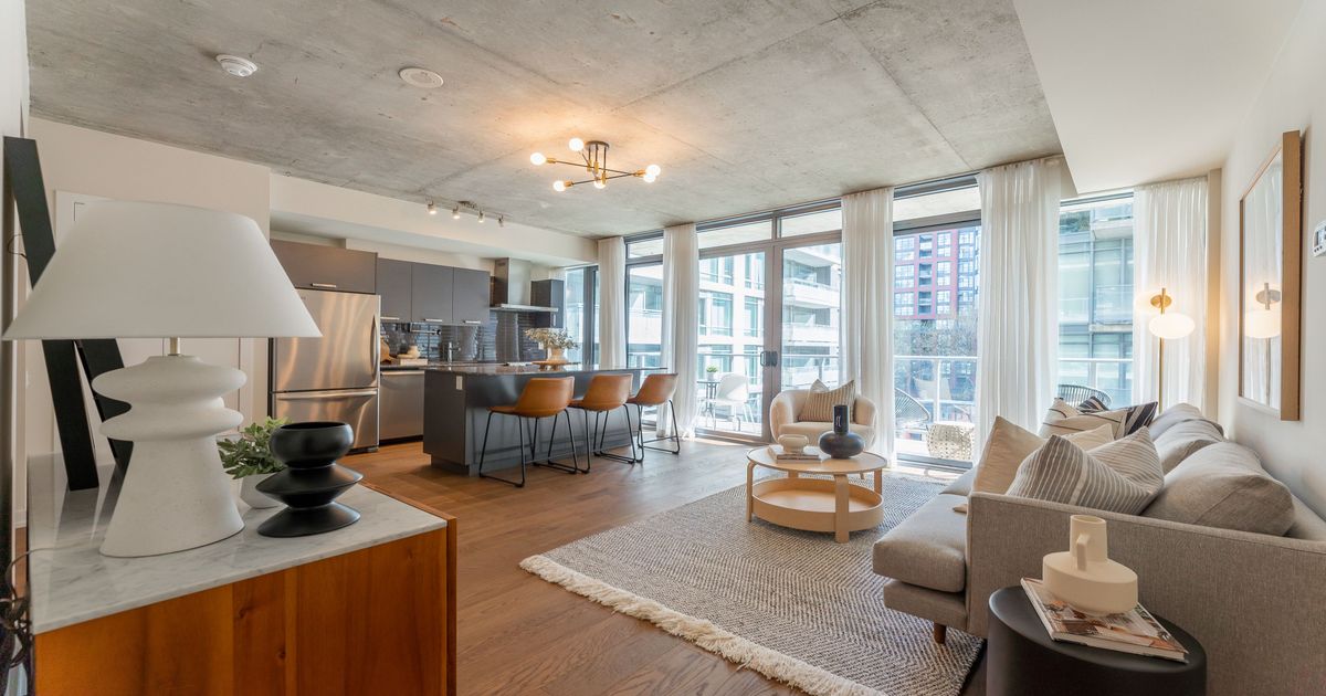 95 Bathurst Street Toronto