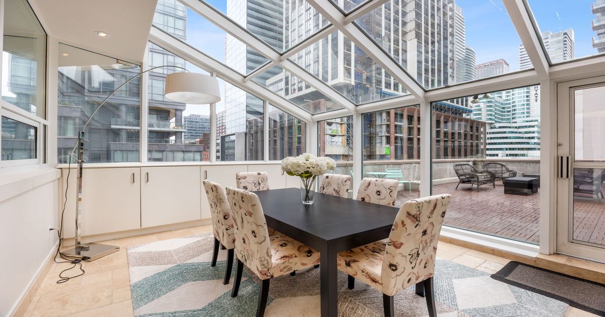 393 King Street W Toronto