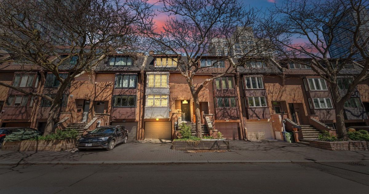 211 Mutual Street Toronto