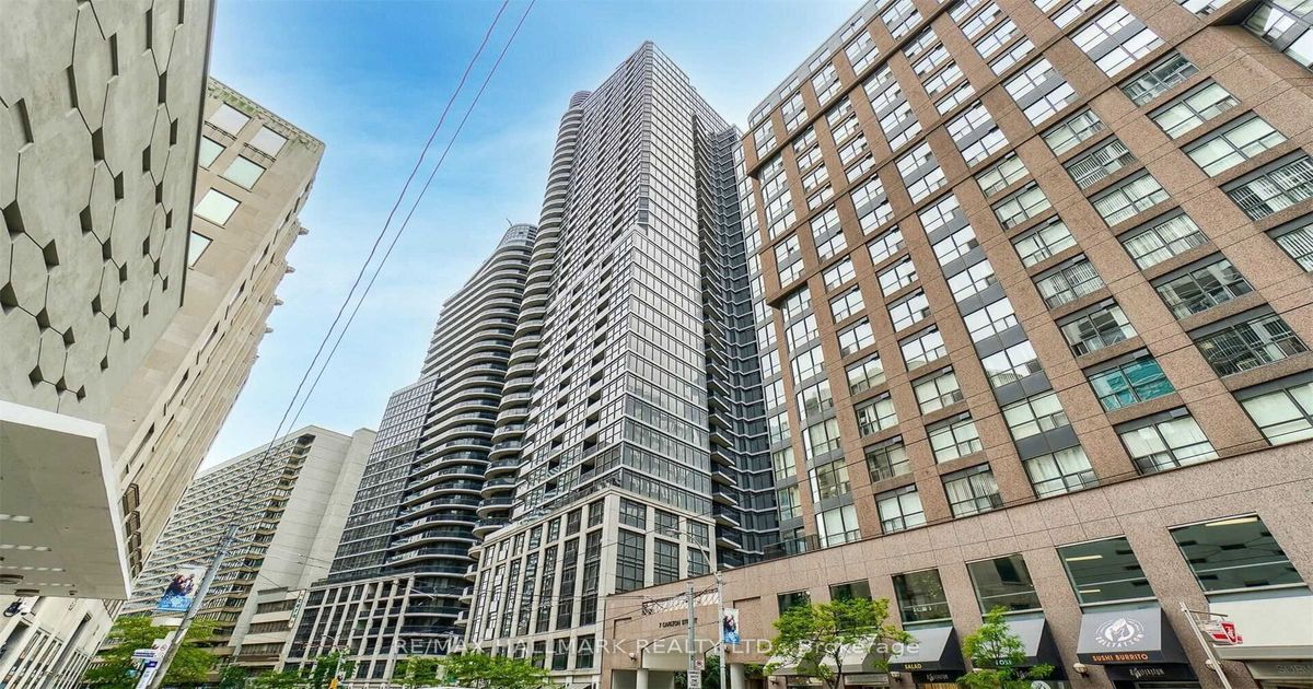 21 Carlton Street Toronto