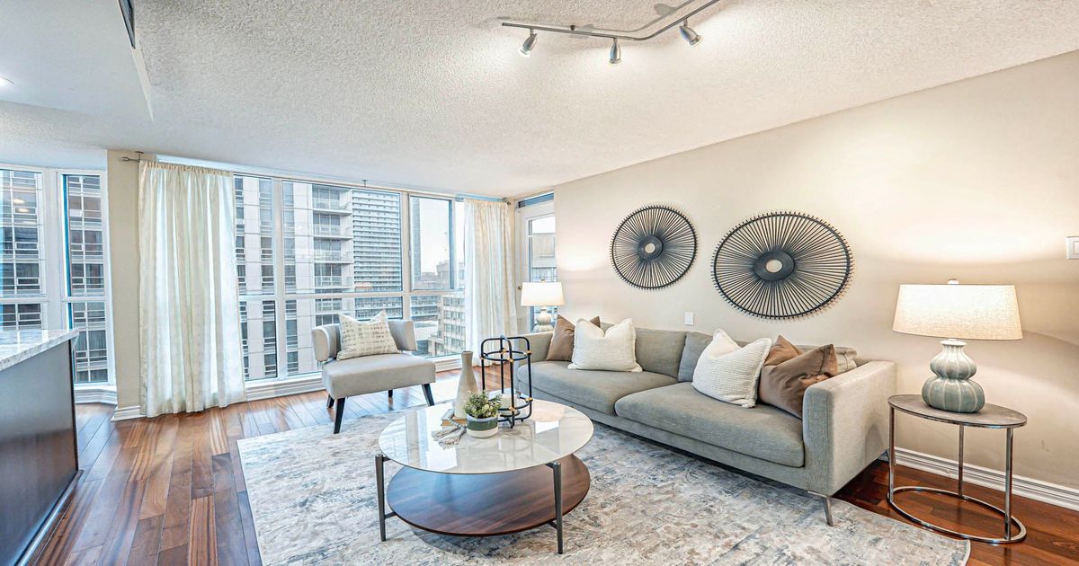 736 Bay Street Toronto