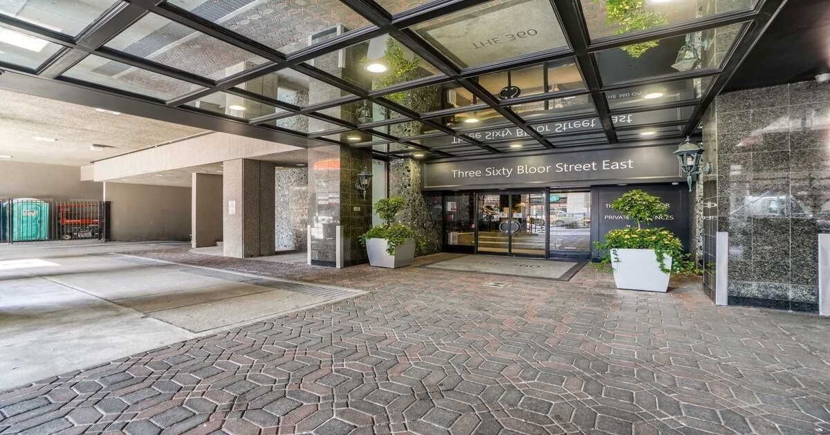 360 Bloor Street E Toronto