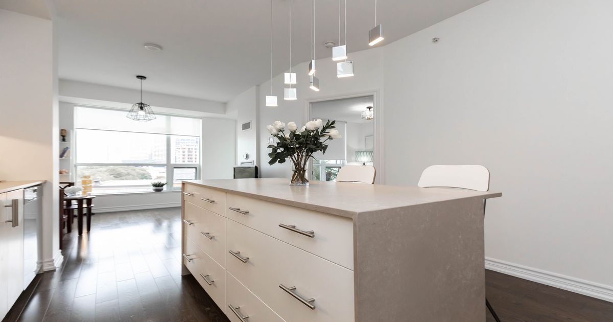 23 glebe Road W Toronto