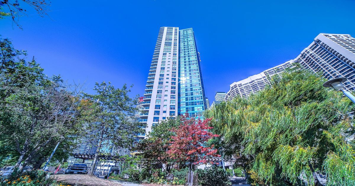 99 Harbour Square Toronto